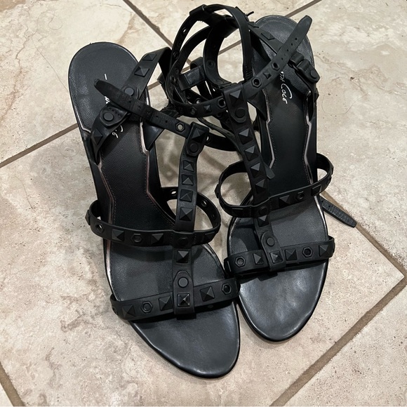 Kenneth Cole Tabb 11 black leather studded sandal rockstud - Picture 6 of 10